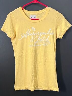 Abercrombie & Fitch Tee